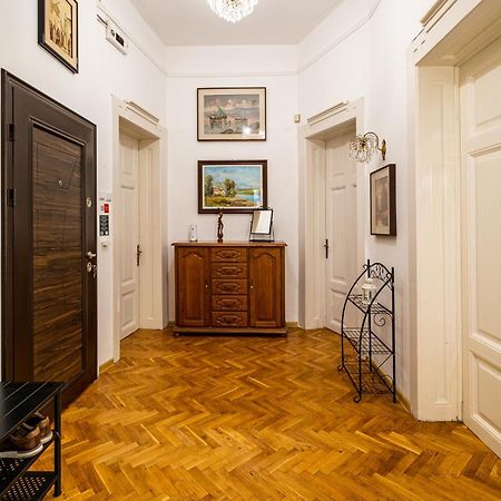 Aristocratic 2Bdrm Central Apartment Várna Kültér fotó