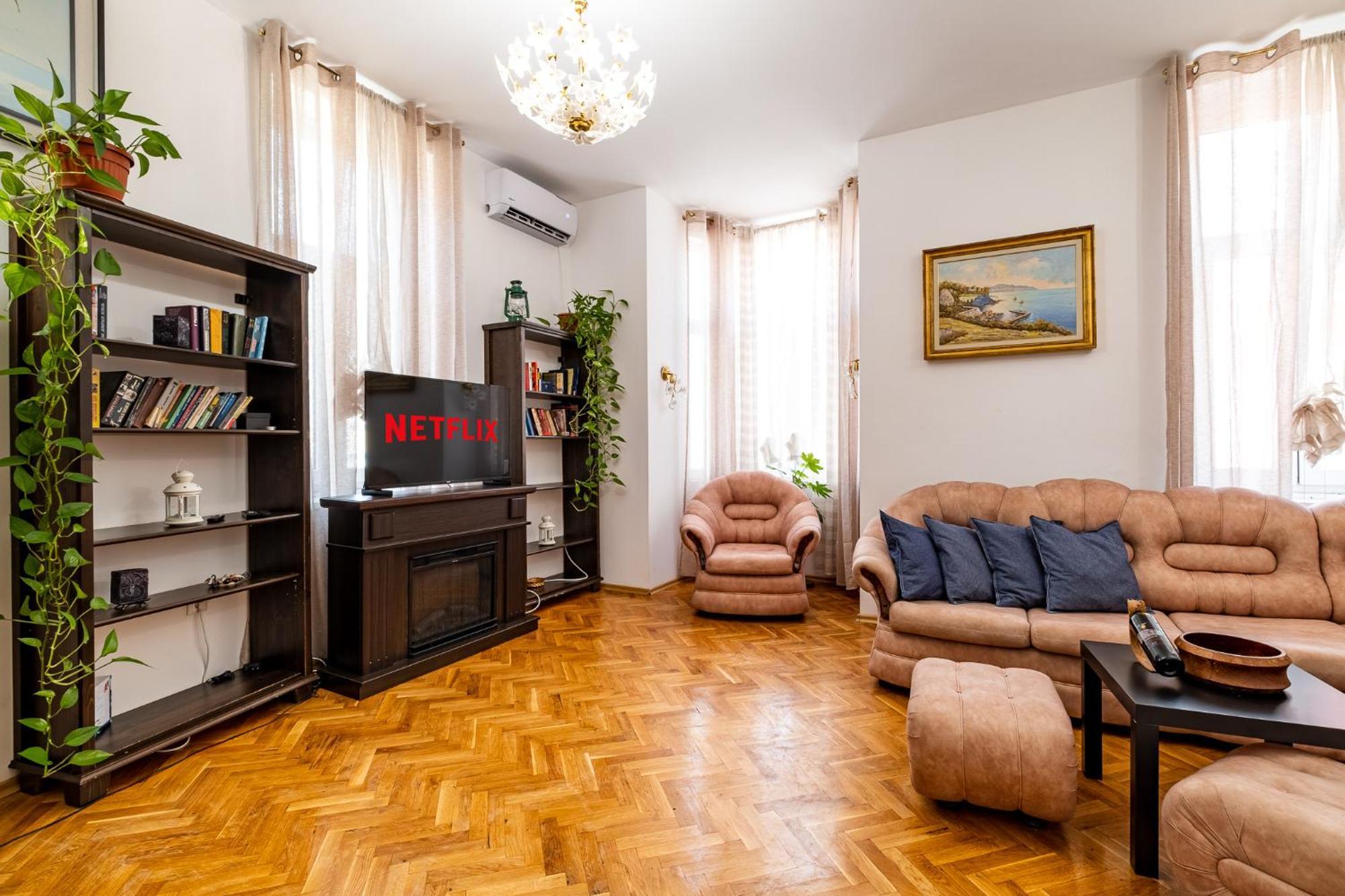 Aristocratic 2Bdrm Central Apartment Várna Kültér fotó