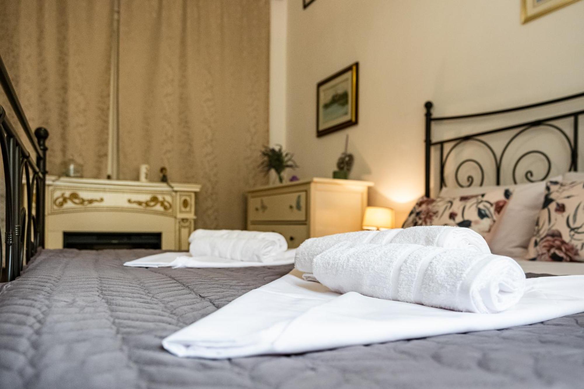 Aristocratic 2Bdrm Central Apartment Várna Kültér fotó