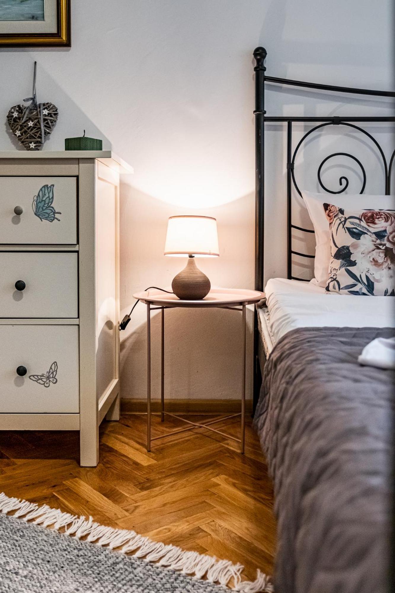 Aristocratic 2Bdrm Central Apartment Várna Kültér fotó