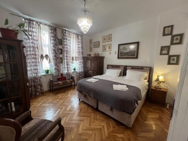 Aristocratic 2Bdrm Central Apartment Várna Kültér fotó